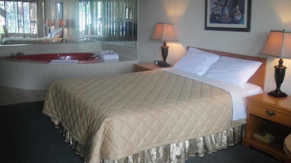 7 Days Inn Niagara Falls Ngoại thất bức ảnh